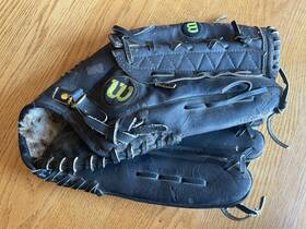 A2469 Wilson Elite 14 Inch Leather Slowpitch Softball Glove Oversized Pocket Rht A2469 Wilson Elite 14 Inch Leather Slowpitch Softball Glove Oversized Pocket Rht