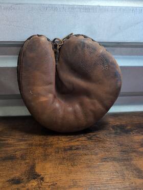 A2556 Wilson Vnt Baseball Glove M512 Catchers Mitt Brownleather Lefty Its A A2556 Wilson Vnt Baseball Glove M512 Catchers Mitt Brownleather Lefty Its A