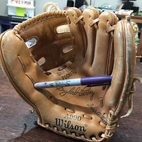 A2625 Wilson Vintage A990 Gaylord Perry Leather Baseball Glove Right Hand Throw Youth
