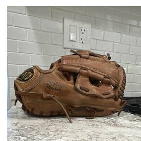Wilson A2641 Inch Catfish Hunter Pro Model