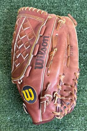 A2704 Wilson Ws4 Glove Right Hand 13 Inch American Cowhide Rht A2704 Wilson Ws4 Glove Right Hand 13 Inch American Cowhide Rht