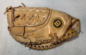 A2852 Wilson Vintage Jason Thompson Left Hand 12-1/2 Inch Baseball First Base Glove A2852 Wilson Vintage Jason Thompson Left Hand 12-1/2 Inch Baseball First Base Glove