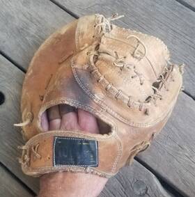 A2855 Wilson 10 Inch First Base Glove Mitt The Big Scoop Baseball Don Mincher Rht