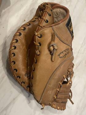 A2861 Wilson Vintage Bob Watson Endorsed Big Scoop Rht First Base Glove Mitt A2861 Wilson Vintage Bob Watson Endorsed Big Scoop Rht First Base Glove Mitt