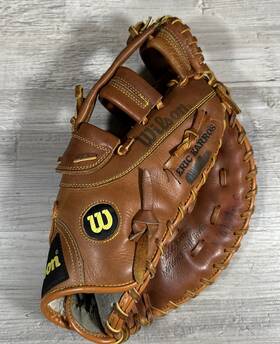 A2870 Wilson Big Scoop As22 Eric Karros First Base Baseball Glove Mitt Rht