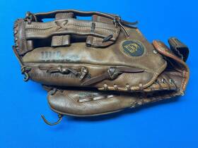A2916 Wilson Baseball Glove Extra Left Hand Throw Professional Model
