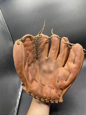 A2941 Wilson Snap Action Baseball Glove Leather Left Hand Throw Nylon Stitched A2941 Wilson Snap Action Baseball Glove Leather Left Hand Throw Nylon Stitched