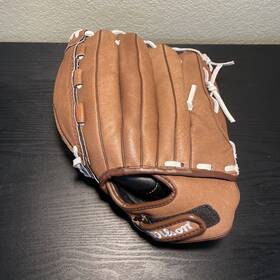 A442f12br Wilson A440 12 Inch Girl S Monster Web Fastpitch Softball Glove Left Hand Throw A442f12br Wilson A440 12 Inch Girl S Monster Web Fastpitch Softball Glove Left Hand Throw