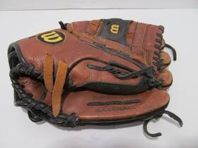 A500115 Wilson Ecco Leather 11.5 Inch Right Hand Thrower Glove