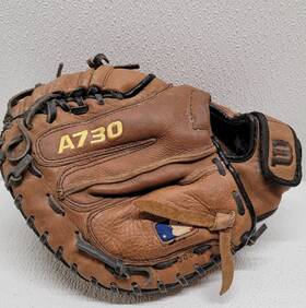 A730-cm Wilson Baseball Catchers Mitt Right Hand Throw Leather