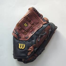 A2477 Wilson A9477 Elite Custom Fit 13 Inch Leather Softball Glove Black/brown A2477 Wilson A9477 Elite Custom Fit 13 Inch Leather Softball Glove Black/brown