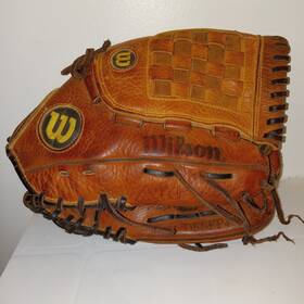 A9631 Wilson Baseball Glove Mitt Fast Pitch Rh Thrower 12.5 Inch