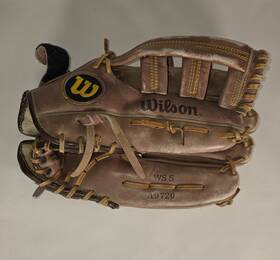 A9720 Wilson Ws5 Baseball Glove Mitt Size 11.5 Inch - 12 1/4 Right Throw Cowhide A9720 Wilson Ws5 Baseball Glove Mitt Size 11.5 Inch - 12 1/4 Right Throw Cowhide