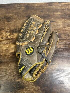A9734 Wilson Select American Cowhide Baseball Glove Black/brown 12 Inch Adult Rht A9734 Wilson Select American Cowhide Baseball Glove Black/brown 12 Inch Adult Rht