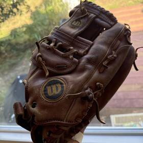 A9815 Wilson Vtg Rh Right Hand Throw Softball 13 Inch Glove Adult Brown Leather A9815 Wilson Vtg Rh Right Hand Throw Softball 13 Inch Glove Adult Brown Leather
