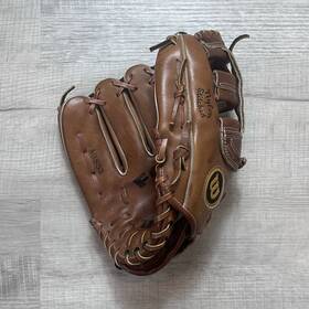 A9853 Wilson 11 Inch Force 2 Lht Left Hand Throw Baseball Glove American Cowhide Euc