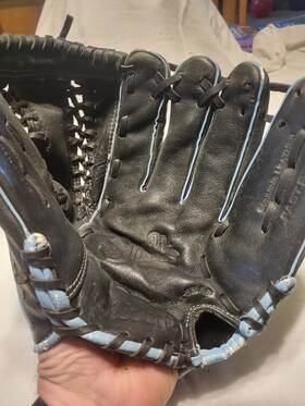 A9rrf812 Wilson Fastpitch Softball Glove Black Light Blue 12 Inch Genuine Leather Ultra Soft A9rrf812 Wilson Fastpitch Softball Glove Black Light Blue 12 Inch Genuine Leather Ultra Soft