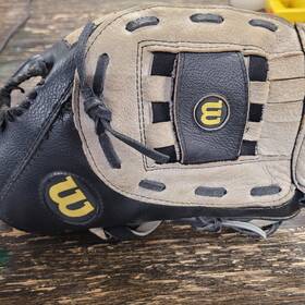 Ao3rs2113 Wilson A360 13 Inch Baseball Glove Right Hand Throw Genuine Leather Good Condition Ao3rs2113 Wilson A360 13 Inch Baseball Glove Right Hand Throw Genuine Leather Good Condition