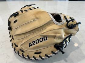 Dpcm33 Wilson A2000 Catchers Mitt Glove Rht 33 Inch - About 50% Broken In