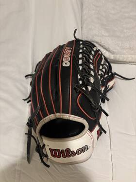 A2000 Wilson Sco17 Leather Baseball Glove Size 12.75. Right Hand Throw Black/red/white