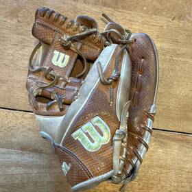 A2000 Wilson So86 11.5 Pro Stock Leather Baseball Glove Brown Rht A2000 Wilson So86 11.5 Pro Stock Leather Baseball Glove Brown Rht