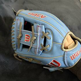 Wbw10253 Wilson Sporting Goods Inc. 097512830904 A500 11 Inch Utility Youth Baseball Glove Lht Goes On Right Blue Wbw10253 Wilson Sporting Goods Inc. 097512830904 A500 11 Inch Utility Youth Baseball Glove Lht Goes On Right Blue