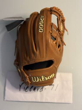 Wbw101847 Wilson New 2024 Baseball Classics Series A2000 1975 11.5 Infield Glove