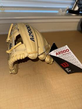 Wbw101849 Wilson New 2024 Baseball Classics Series A2000 1975 11.75 Infield Glove Wbw101849 Wilson New 2024 Baseball Classics Series A2000 1975 11.75 Infield Glove