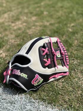 Wbw1022571175 Wilson 2024 Custom A2k 1724 Aso 11.75 Inch Infield Glove Gotm June Wbw1022571175 Wilson 2024 Custom A2k 1724 Aso 11.75 Inch Infield Glove Gotm June