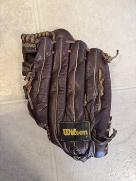 Ws5-a9722 Wilson Staff Series Baseball/sb Glove 13 Inch Brown Leather Large For Right Hand Ws5-a9722 Wilson Staff Series Baseball/sb Glove 13 Inch Brown Leather Large For Right Hand