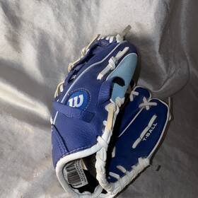Wilson Wta02rb18 T-ball 10 Inch Left Hand Throw Youth Baseball Glove Blue/white Wrist Strap