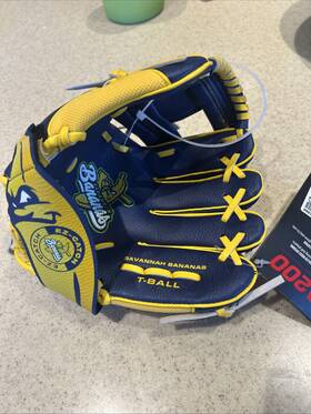 Wta02rb2410sb Wilson Rare Savannah Bananas Ez Catch A200 Rht Tee Ball Baseball Glove 10 Inch