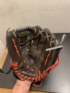 Wta05rb160i11 Wilson A550 Boys Fully Broken In Tight Fit 11 Inch Baseball Glove Right Hand Throw