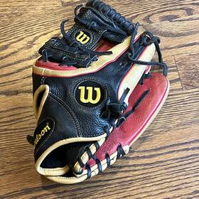 Wta05rb166i115 Wilson A550 Baseball Glove Youth - Right Hand Thrower 11 1/2 Inch