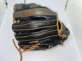 Wta05rb16di11 Wilson A550 Series Youth 11 Inch Baseball Glove Mitt -left Hand Pre Owned Wta05rb16di11 Wilson A550 Series Youth 11 Inch Baseball Glove Mitt -left Hand Pre Owned