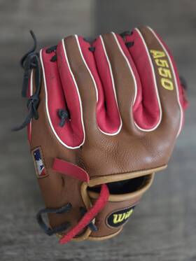 Wta05rb17di115 Wilson A550 Boys Very Soft And Game Ready 11.5 Inch Baseball Glove Right Hand Throw Wta05rb17di115 Wilson A550 Boys Very Soft And Game Ready 11.5 Inch Baseball Glove Right Hand Throw