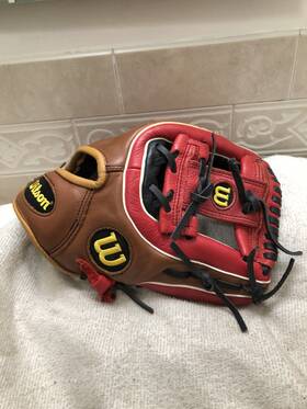 Wta05rb18di115 Wilson A550 Boys Tight Fit Fully Broken In 11.5 Inch Baseball Glove Right Hand Throw Wta05rb18di115 Wilson A550 Boys Tight Fit Fully Broken In 11.5 Inch Baseball Glove Right Hand Throw