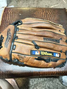A1557 Wilsons Leather Oversized Right Hand Glove Flex Back Classic In Good Shape A1557 Wilsons Leather Oversized Right Hand Glove Flex Back Classic In Good Shape