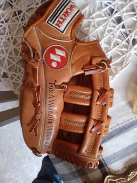 Rd11-7 Worth Softball Glove Good Shape Right Hand Throwing Rd11-7 Worth Softball Glove Good Shape Right Hand Throwing