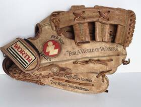 Rd4-12 Worth Red Dot Series Vintage Leather Rht Baseball Glove Outfield Made In Japan Rd4-12 Worth Red Dot Series Vintage Leather Rht Baseball Glove Outfield Made In Japan