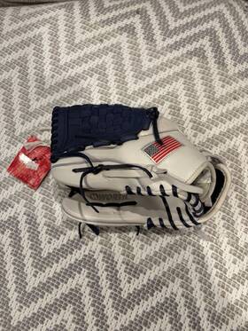 Wl120 Worth Liberty White/navy 12 Inch Baseball Glove New. For Left Hand Thrower Wl120 Worth Liberty White/navy 12 Inch Baseball Glove New. For Left Hand Thrower