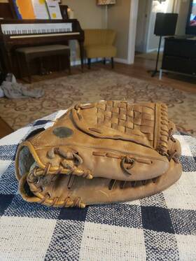 Wsg135-32 Worth Wsg 135-32 Rht Baseball Softball Glove 13.5 Inch Full Grain Leather