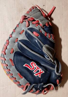 Mt1100 Yard Dogs Stx Leather Baseball Catchers Glove Right Throw