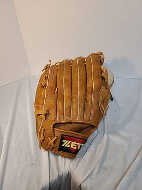 Big-5122 Zett Big-4104 14 Inch Players Series Baseball Softball Leather Rht Glove Big-5122 Zett Big-4104 14 Inch Players Series Baseball Softball Leather Rht Glove