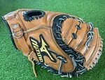 Mizuno GXC-104 Boys Catchers Mitt 31 Baseball Glove Right Hand Throw Broken In. Fixed Price $53.99.