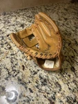 Spalding Kids Glove STS23 Stadium Series. Fixed Price $14.97.