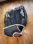 Rawlings R140BGB Rt Hand Baseball Glove.. Fixed Price $20.00.