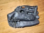 Easton Blackstone Series Rht Baseball Glove BL1275 12.75" Inch. Fixed Price $35.00.