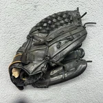 Mizuno Gpl 1250F1 12.5" Lh Catch Rh Throw Black Fast Pitch Softball Glove Mitt. Fixed Price $28.90.