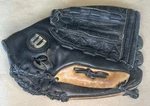 Wilson Demarini Ultimate 13.5" A0725 M135 Softball Glove Mitt Rht. Fixed Price $24.99.